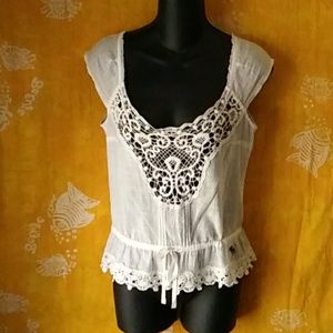 Abercrombie & Fitch cream camisole with lace trim